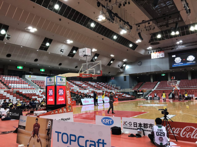 浓眉的纵深 浓眉的纵深