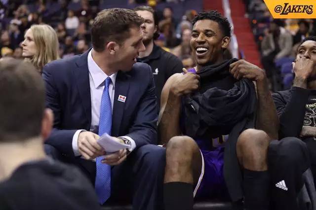 英超节奏下 英超节奏下